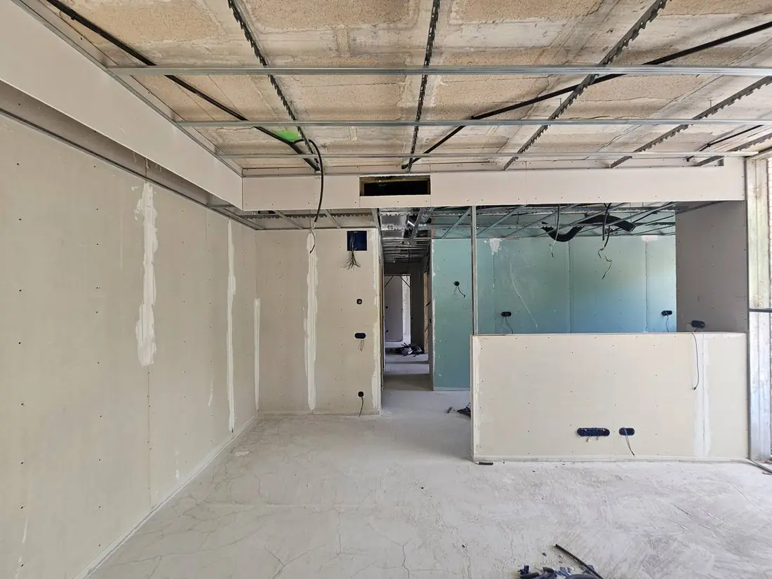 Proyecto comercial — estructura techo